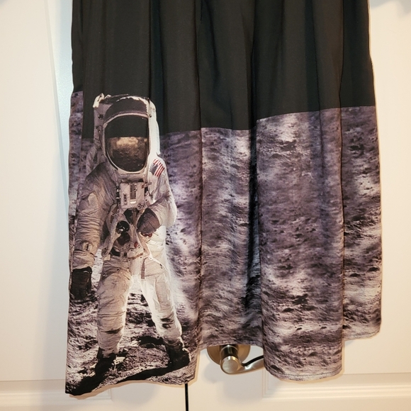 Eshakti Astronaut Dress - Picture 4 of 10